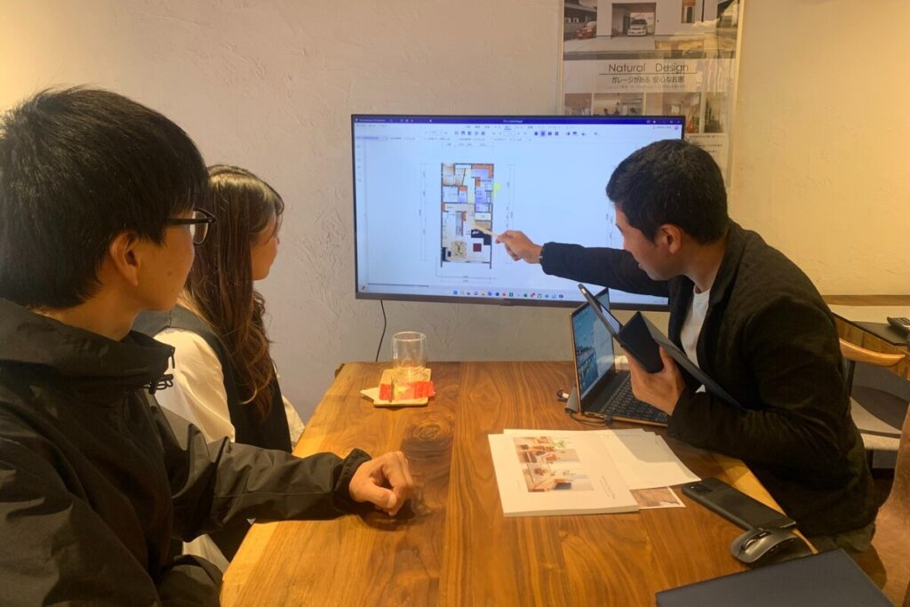 ナチュラルデザインでの打ち合わせ風景