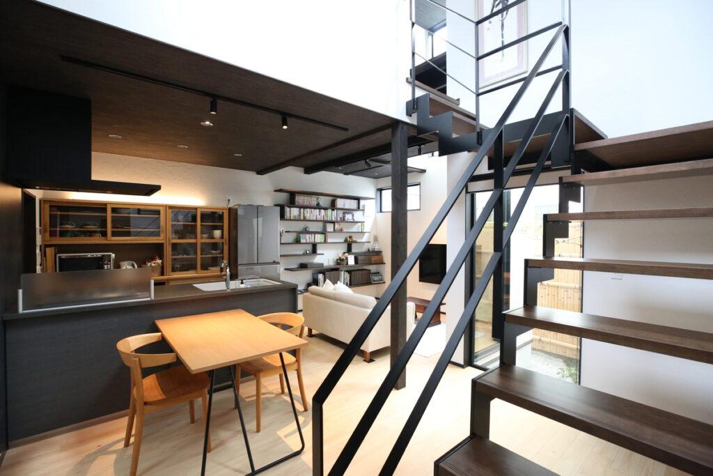 京都の狭小地で実現した、注文住宅の完成の様子